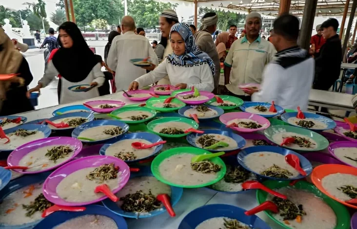 3 Tips Buka Puasa Optimal ala Ade Rai, Hindari Gorengan Perbanyak Serat