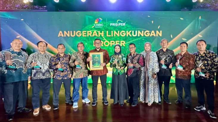 AQUA Konsisten terhadap Pengelolaan Lingkungan kemudian Pemberdayaan Publik