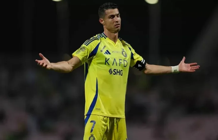 Benarkah Cristiano Ronaldo Terancam Hukuman Cambuk 99 Kali dikarenakan Peluk Wanita Disabilitas pada Iran?