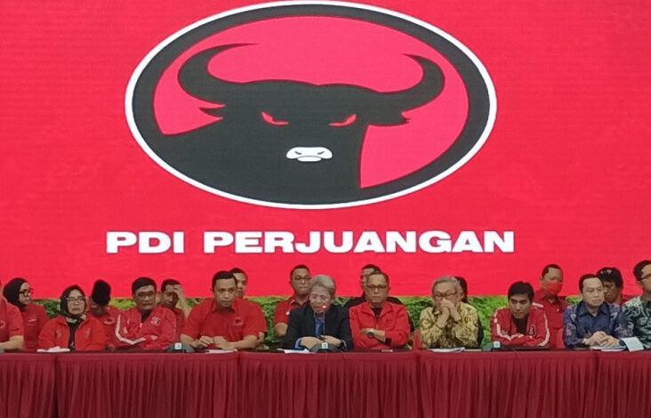 Deddy Sitorus Ungkap Ada Utusan Minta Hasto Mundur dari Sekjen kemudian PDIP Jangan Pecat Jokowi