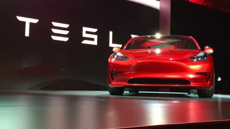 Elon Musk Izinkan Tesla Dijual di dalam tempat Arab Saudi