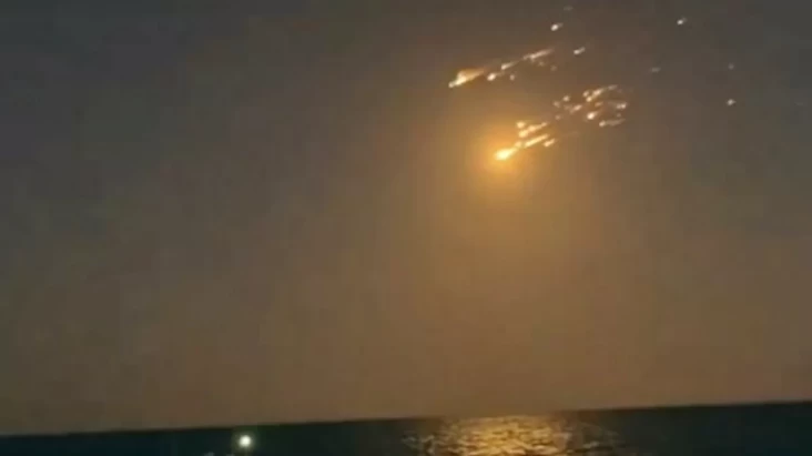 Meluncur Tak Terkendali, Roket SpaceX Meledak pada Luar Angkasa