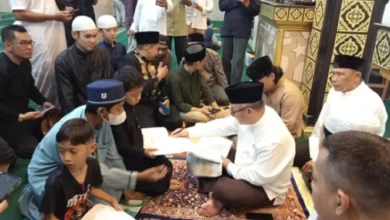 Mendikdasmen Abdul Muti Tarawih Bersama Siswa pada tempat Masjid Al-Falah, Hal ini Pesannya