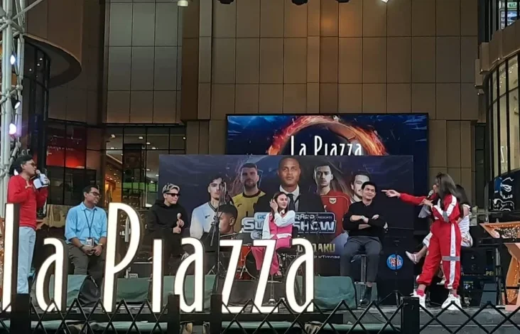 Pemeran Berbalas Selingkuh Meriahkan Nobar Indonesia vs Bahrain di area tempat La Piazza