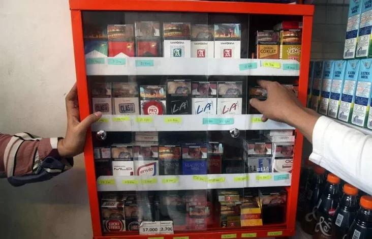 Bagian Pasar Pengguna Waswas Hadapi Rencana Larangan Penjualan Rokok