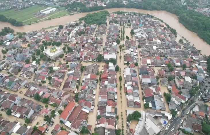 Stadion Patriot Banjir, Duel Persija vs PSIS Semarang Ditunda