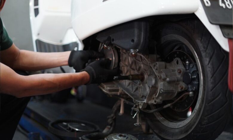 Berapa biaya servis Vespa matic? Simak rinciannya ke di sini!