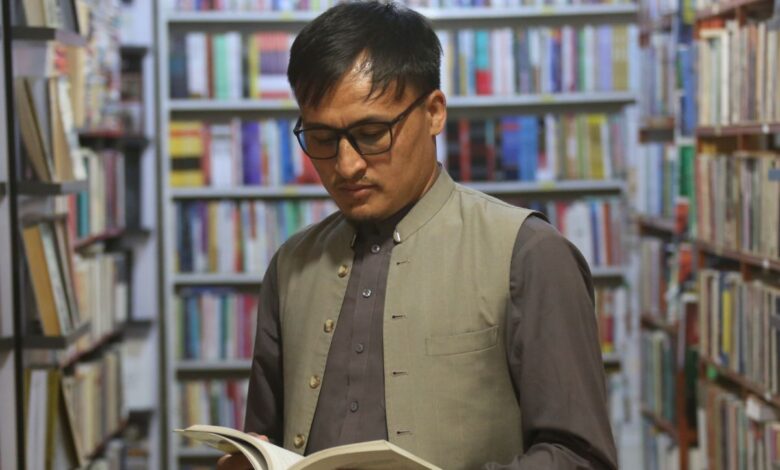 Budaya membaca pudar dalam pada tanah negara Afghanistan pada sedang kesulitan sektor dunia usaha
