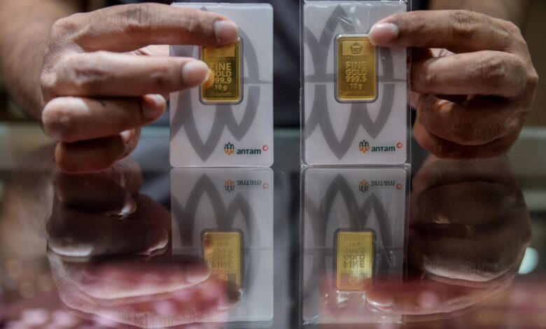 Emas Antam turun Rp8.000 berubah menjadi Rp1,896 jt per gram pada Hari Mulai Pekan